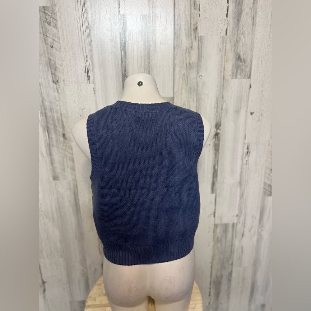 Green vest  - Picture 3 of 6